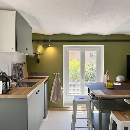 Renove Sur La Roche, Terrasse, Proche Plages, Parking Public A Proximite Apartmán Saint-Raphaël