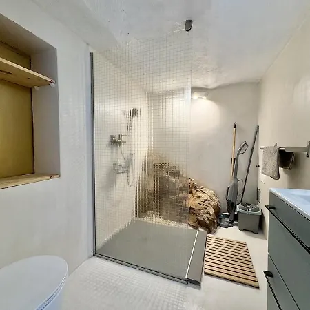 Renove Sur La Roche, Terrasse, Proche Plages, Parking Public A Proximite Apartmán